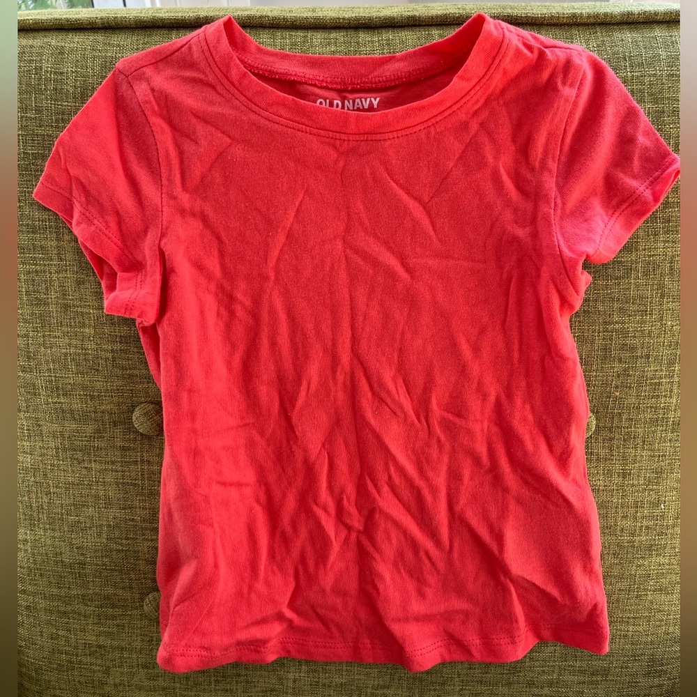 Bundle of 7 cotton old navy t-shirts!